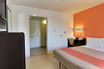 Photo 4 - Motel 6 Austin, TX - North Central