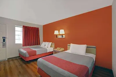 Photo 2 - Super 8 by Wyndham Livermore