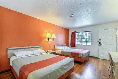 Photo 3 - Super 8 by Wyndham Livermore