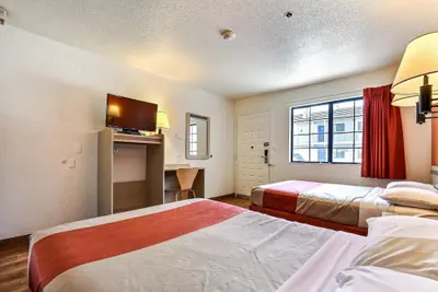 Photo 4 - Super 8 by Wyndham Livermore