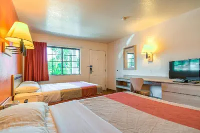Photo 4 - Motel 6 Pomona, CA - Los Angeles