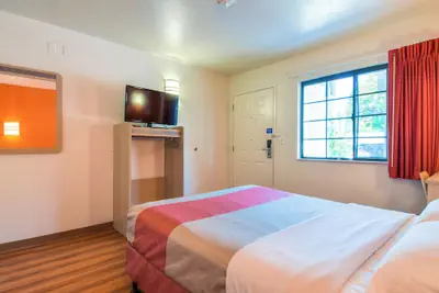 Photo 5 - Motel 6 Pomona, CA - Los Angeles