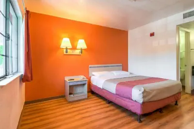 Photo 3 - Motel 6 Pomona, CA - Los Angeles