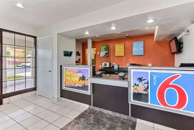 Photo 2 - Motel 6 Salinas, CA - North Monterey Area