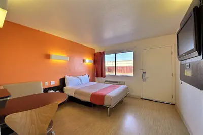 Photo 5 - Motel 6 Laredo, TX - South