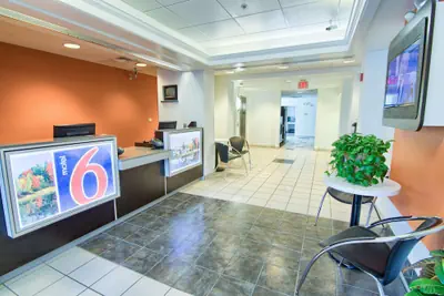 Photo 3 - Motel 6 Portsmouth, NH