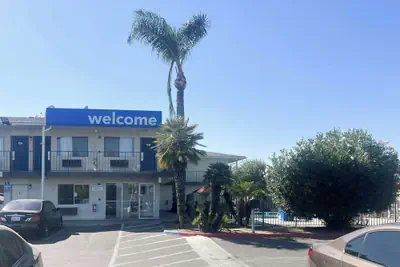 Photo 2 - Motel 6 Tulare, CA
