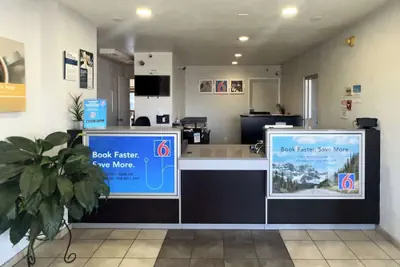 Photo 3 - Motel 6 Tulare, CA
