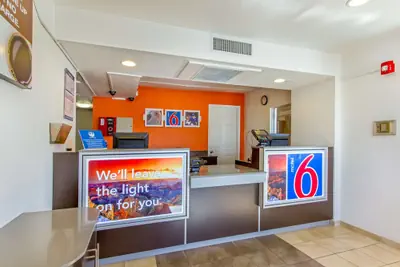 Photo 5 - Motel 6 Phoenix North - Bell Road
