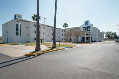 Photo 2 - Motel 6 Brownsville, TX