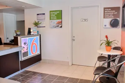 Photo 4 - Motel 6 Atascadero, CA