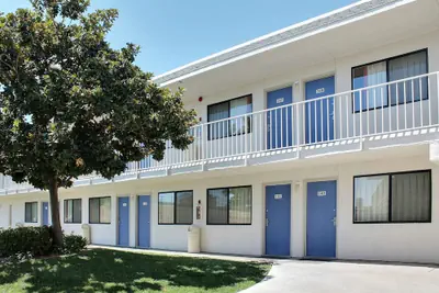Photo 2 - Motel 6 Atascadero, CA