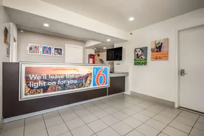 Photo 3 - Motel 6 College Station, TX - Bryan