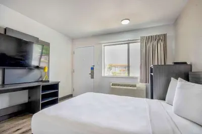 Photo 4 - Motel 6 Austin, TX - North