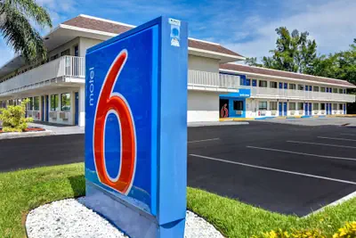 Photo 2 - Motel 6 Dania Beach