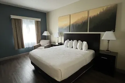 Photo 5 - Days Inn by Wyndham Penn State