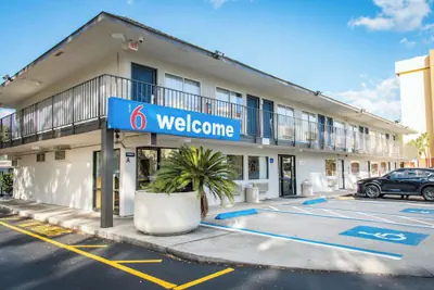 Photo 2 - Motel 6 Kissimmee, FL - Orlando