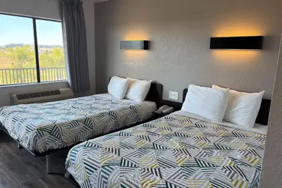 Photo 5 - Hotel B5 Watsonville, CA - Monterey Area