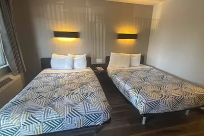 Photo 4 - Hotel B5 Watsonville, CA - Monterey Area