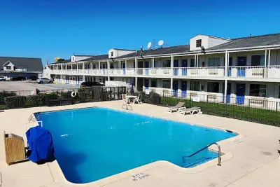 Photo 2 - Motel 6 Webster, TX - Houston - Nasa Lake