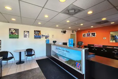 Photo 3 - Motel 6 Webster, TX - Houston - Nasa Lake