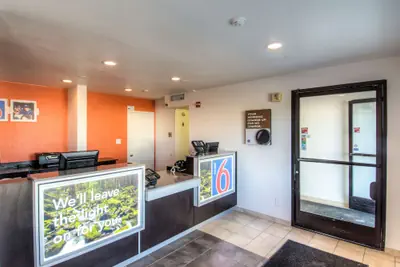 Photo 4 - Motel 6 Redding, CA - North