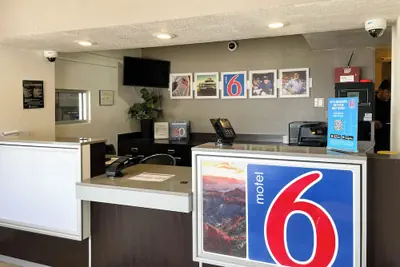 Photo 2 - Motel 6 Cheyenne WY