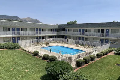 Photo 2 - Motel 6 Flagstaff, AZ - Butler
