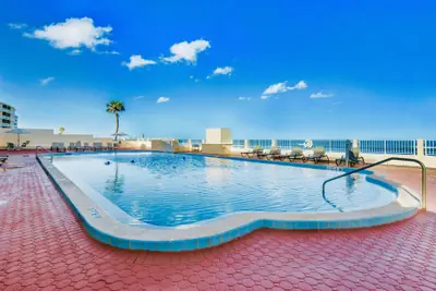 Photo 2 - Quality Inn Daytona Beach Oceanfront