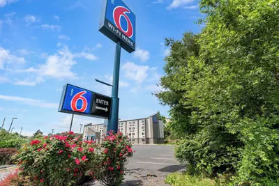 Photo 2 - Motel 6 York, PA - North