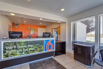 Photo 5 - Motel 6 Vallejo, CA - Six Flags West