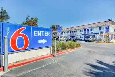 Photo 2 - Motel 6 Stockton, CA - Charter Way West
