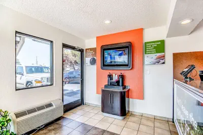Photo 4 - Motel 6 Stockton, CA - Charter Way West