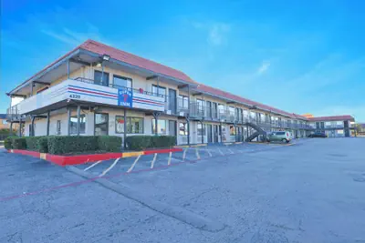 Photo 2 - Super 7 Inn Dallas Near Duncanville
