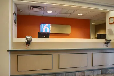 Photo 4 - Motel 6 Lehi, UT – Thanksgiving Point