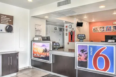 Photo 4 - Motel 6 Mojave, CA