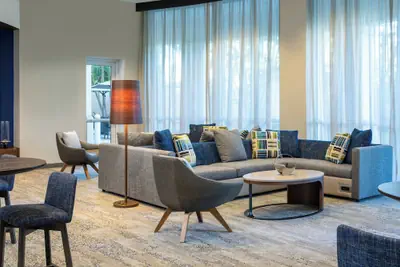 Photo 2 - Courtyard by Marriott Fort Lauderdale Airport & Cruise Port
