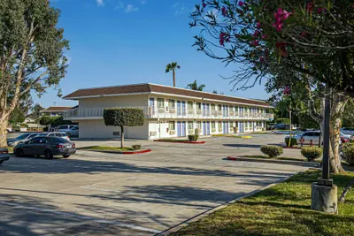 Photo 2 - Motel 6 Temecula, CA - Historic Old Town
