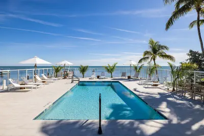Photo 2 - Pines & Palms Resort