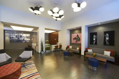 Photo 4 - Kinzie Hotel