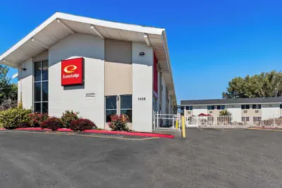 Photo 2 - Econo Lodge