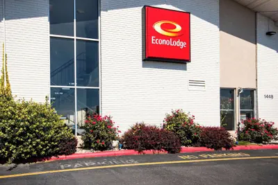 Photo 2 - Econo Lodge
