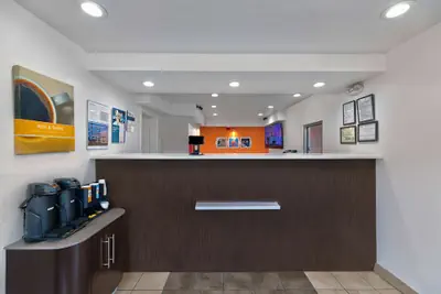 Photo 3 - Motel 6 Columbus, GA