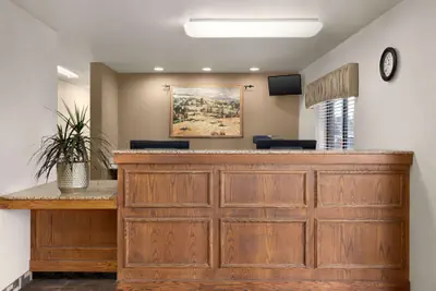 Photo 4 - Baymont by Wyndham Buffalo