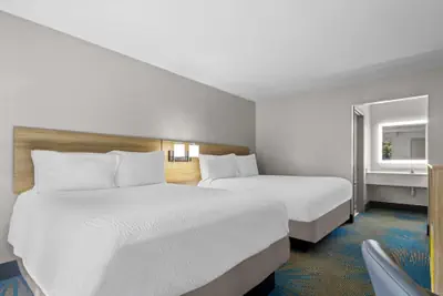 Photo 5 - Days Inn by Wyndham Ocean Springs