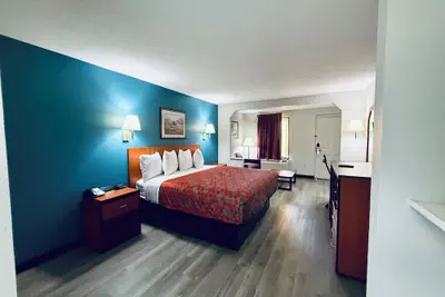 Photo 4 - Luxury Inn and Suites