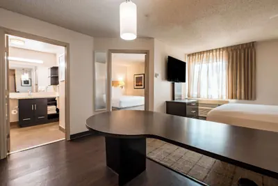 Photo 5 - Sonesta Simply Suites Fort Worth