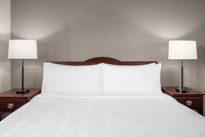 Photo 5 - Larkspur Landing Extended Stay Suites Sacramento