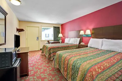 Photo 5 - Days Inn by Wyndham Elizabeth City