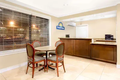 Photo 2 - Days Inn by Wyndham Kingman East